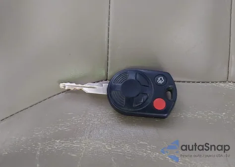 2008 Ford Escape Xlt z USA, uszkodzony, nr VIN 1FMCU031X8KA57503